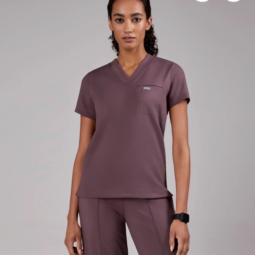 FIGS Mauve V-Neck Short Sleeve Scrub Top